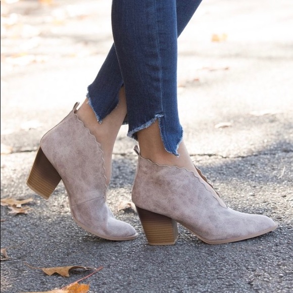 🆕Kira Booties in Taupe - Picture 5 of 8